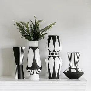 Vases Nordic Design Creative Black and White Vase Vase Résumé Arrangement de fleurs Retro Desktop Home Craft Decoration