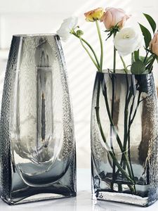 Vases Nordic Light Verre de luxe Simple Bouche carrée Ustensile Salon Table Surface Eau surélevée Fleurs Arrangement Ornements