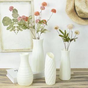 Vases Nordic Plastic Vase Simple Small Fresh Flower Pot Bottle Rangement pour la maison Décoration de disposition de bricolage du salon