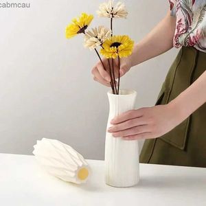Vases Nordic Style Plastic Drop Resistant Simulation Decoration Vase Creative and Minimalist Flower Vase Vase Home Decoration