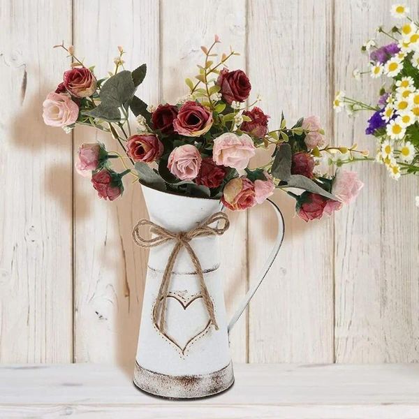 Vases Personnalisés de fleur en métal seau de style français en forme de coeur décoratif peut vase vintage pour le décor de jardin à la maison