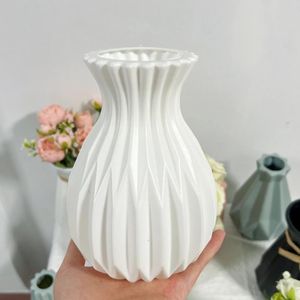 Vazen Plastic Bloemvaas Imitatie Keramische witte pot mand Noordse huis Living Room Decoratie Ornament Arrangement