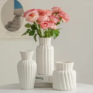 Vases en porcelaine Vase Vase White Retro Creative Container Vintage Morden Flower Pot Simple Arrangement de salon Décoration