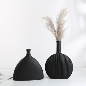 Vases Pure Color Forme Vase Vase Blanc et Black Flower Receptacle Modern Home Decorative JardiniEre Striped Matte Ceramic Artcraft