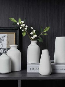 Vazen witte keramische vaas huisdecoratie retro vaas eenvoudige ins noordse keramische vaas artistiek ontwerp vaas bloem arrangement vaas p230411