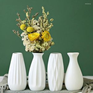 Vazen witte keramische vaas gestreepte vlakte ontslagen kleine bloem voor gedroogde bloemen arrangement diy kleurplaten graffiti -flessen