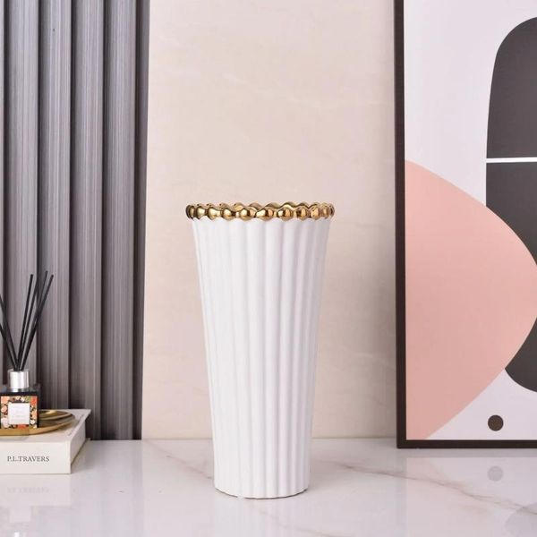 Vases blancs simples modernes modernes ornements d'or noir en céramique