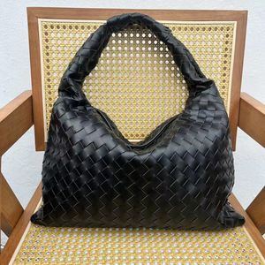 Sac à main VB Hop Medium, sac visible invincible, sac pour femmes tissé inspiré du sac de voyage, sac à main de créateur de luxe, sac de voyage à la mode, parfait, plein de texture