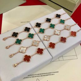 marchio di lusso trifoglio designer braccialetto di fascino orecchini collane gioielli senza scatola di imballaggio oro argento oro rosa colori
