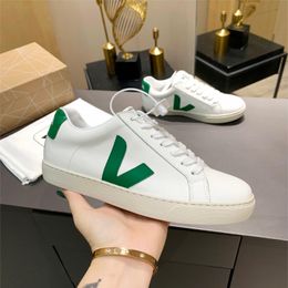 Ve Shoes Designer VJ Femmes Flat Fothed Rubber Little White White Leather Skateboard Classic V Genuine Style Original 174