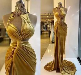 Veet Gold Prom -jurken Elegant Ruches Long Sweep Train Mermaid Evening feestjurken zij Slit High Neck Crystals Beading Mouwloze Arabisch Robe de Custom BC14502