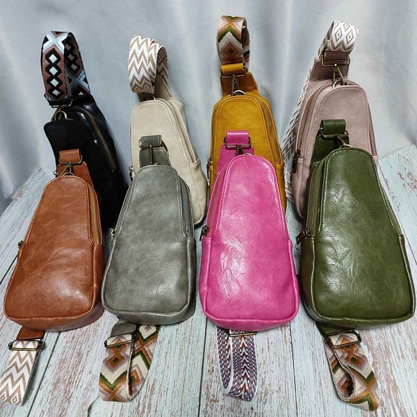 Paquetes de día de cuero vegano Bolso bandolera marrón Bolsos de PU con bordado Correa de hombro para guitarra Monedero de mujer para exteriores Bolso de viaje manos libres para llevar DOMIL2010