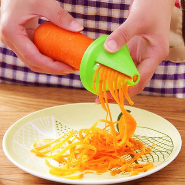 Fruit à légumes Slicer Slicer en acier inoxydable Pomme de terre coupe Spirale Carrot Shred Device Cook Salad Radish Cutter Kitchen Tools 240508