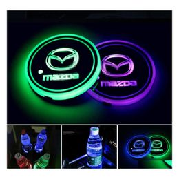 Voertuigverwarming Cup 2pcs LED -autohouder Lichten 7 kleuren Veranderen USB -laadmat Luminescente kussen Interieur Atmosfeer Lamp voor Mazda Dhxsh