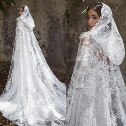 Veils Veille de mariage en dentelle à capuche romantique Lily Collins Inspiré Fairy Princess Bridal Cape 2024 CHAPEL