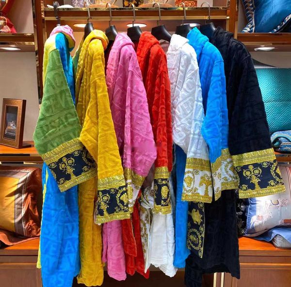 Peignoir en velours Designers baroque Pyjamas de mode Hommes Femmes Lettre jacquard impression Manches imprimées Barocco Col châle Poche ceinture 100% coton28ess