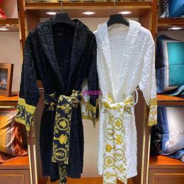 Velvet badjas gewaad ontwerpers badjas barokke mode pyjama's heren dames brief jacquard logo print barocco print mouwen sjaal kraag riem 100% katoen