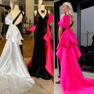 Vestido de noche formal de terciopelo 2k24 Tren con lazo grande Vestido ajustado para dama de honor Vestido de fiesta de cóctel Arabia Saudita Alfombra roja Pasarela Drama Corbata negra Gala de regreso a casa Abertura alta