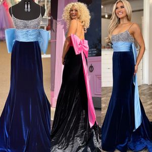 Robe de soirée formelle en velours 2k24 avec nœud dans le dos, sirène, décolleté en V, Empire Lady, concours de bal, robe de cocktail, Arabie Saoudite, tapis rouge, piste, drame, cravate noire, gala de retour