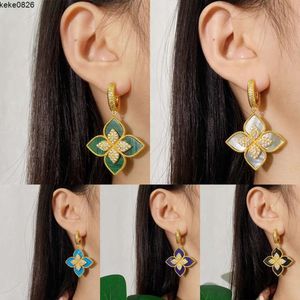 Venetian Robert Coin à quatre boucles d'oreilles de trèfle à gouttes d'oreilles avec diamants pour femmes luds et luxueuses.Agate de fleur d'herbe chanceuse en forme de diamant et blanc
