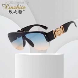 Versage Gafas de sol Vercacesunglasses Mujer Diseñador versache Gafas de sol Hombre Nueva Belleza Cabeza Gafas de sol Lentes integradas Remache Gafas de sol Conducción para hombres y mujeres