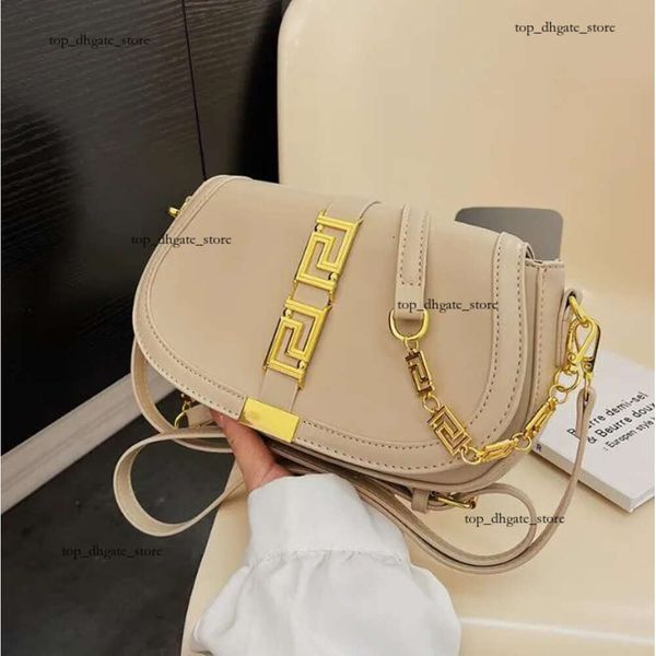 Versase Bag Designer Women Willet 2024 Venta caliente Temperamento de moda retro Textura de alta gama Color sólido Single House Diagonal Diagonal Bag Moneds4 529