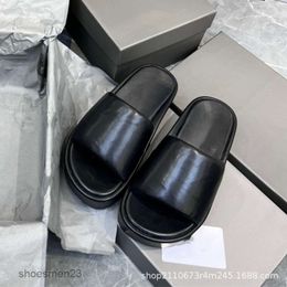 Polyvalent épais décontracté 2023 chaussures nouveau Paris fourrure sandale semelle avec sandales fond plat pantoufle lettre grande peau de mouton pour femmes Balencaiiga W1KE