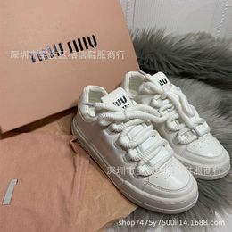 Version Mm Miao printemps haut de gamme petites chaussures blanches à semelle plate en corde épaisse pour femmes polyvalentes