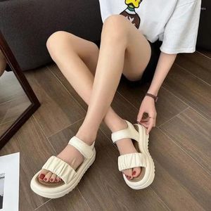 Version Sandales de 2024 Summer Corée Super Soft Roman Shoes Muffin Sole épaisse plage antidérapante grande taille Wome 23