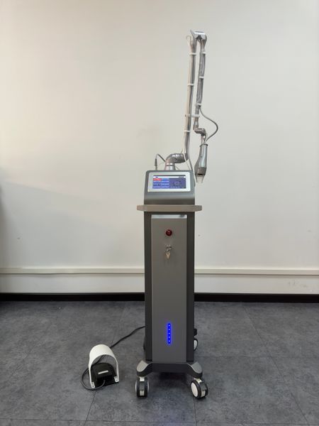 Machine laser CO2 fractionnée verticale, Tube en verre 40W, resurfaçage de la peau du visage, élimination des cicatrices d'acné, machine laser fractionnée co2