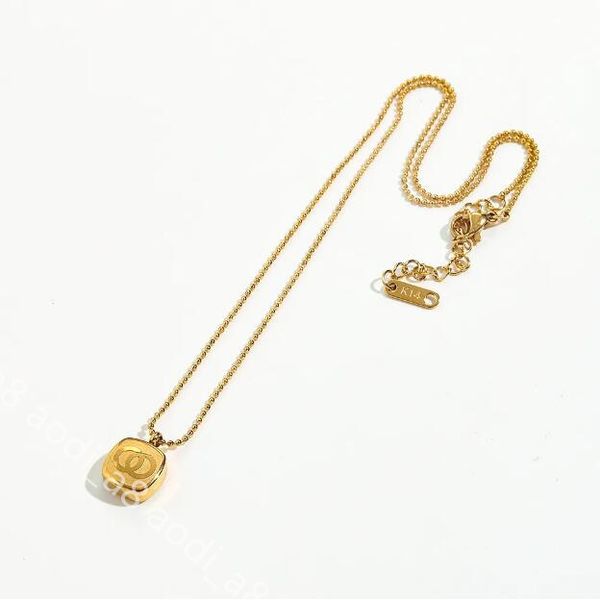 Très mignon pendentif lettre cube de sucre colliers CoCo punk collier pour charme Lady Designer bijoux perle Sautoirs chaîne de pull en or 18 carats pour femmes