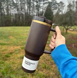 Chocoladegouden 40oz quencher H2,0 mokken tuimelaars met handvat geïsoleerde tumbler deksels stro roestvrijstalen koffie termoS cups us bouillon klaar om te verzenden