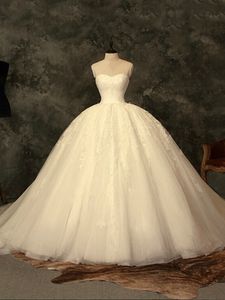 Klassieke Sweetheart Ball Gown Lace Tule trouwjurk 2024 Goedkope mouwloze bruidsjurken gewaad de mariee Customed Vestido de noiva