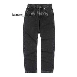 Vetements Men S Jeans réels de haute qualité Femmes brodées Pantalon de jambe droite décontractée 230823 4560