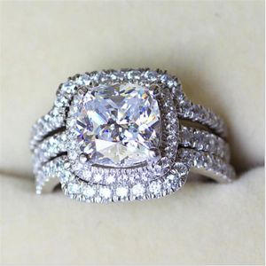 Victoria Wieck Coussin coupé 8 mm Pierre 5A Zircon pierre 10KT Or blanc rempli Amoureux 3-en-1 Bague de fiançailles Ensemble Sz 5-11319r