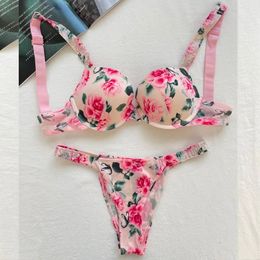 Victorias Secret Letter Bra en Panty Set Sexy Lace Women Underwear Thong Lingerie Bra Set Push Up Seamless Pink Gift Suit 231222