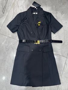Vinatge 2024 noir revers cou boutons manches courtes femmes manteau avec ceinture concepteur haut de gamme femmes manteaux 3237