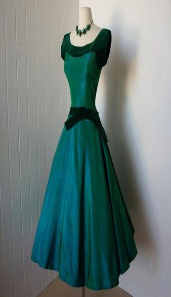 Vintage de 1905039 Modest Dridesmaid Dresses Taffeta Capacia Manga de la gorra Línea Fiesta de boda de la rodilla Emerad Green Maid of Hon5532394