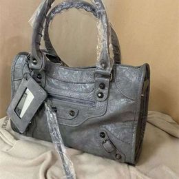 Vintage 2024 Femmes Totes Sac Moto Sacs à bandoulière Designers Véritable Cuir Bandoulière Embrayage Portefeuille Bourse Pochette Rétro Top Qualité Cadeau YY