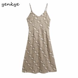 Vintage Animal Print Sling Dress Femmes Sexy Dos Nu Sans Manches Col En V A-ligne Midi Night Out Party Summer Vestido 210430