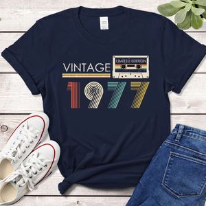 Vintage Audio Tape 1977 Édition limitée T-shirt Femmes Harajuku 47e 47 ans Birthday Party Retro Tshirt Mère femme Vêtements 240524