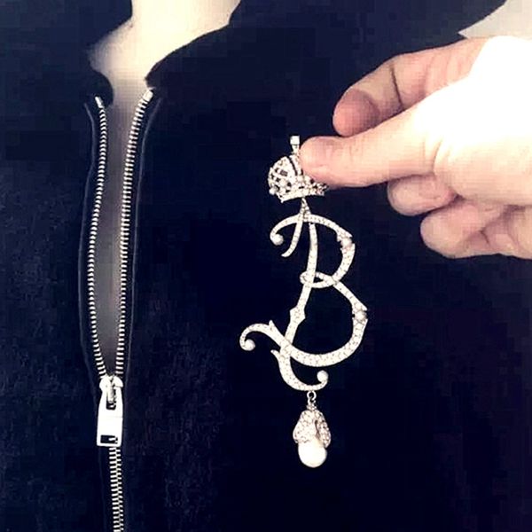 Vintage B luxe sceptre couronne broches pour femmes Broche couronne broches Badges stimulé pierre perle or Broche bijoux cadeau