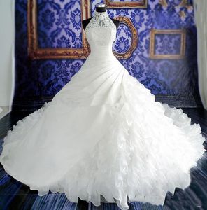 Vintage robe de bal robes de mariée cathédrale train dentelle licou col haut dos nu perles perles 2021 luxe volants organza jupe robes de mariée