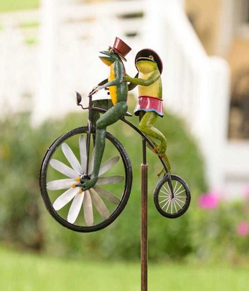 Vintage bicicleta viento Spinner estaca de Metal Rana montar motocicleta molino de viento decoración para patio decoración de jardín decoración al aire libre Q08117926327