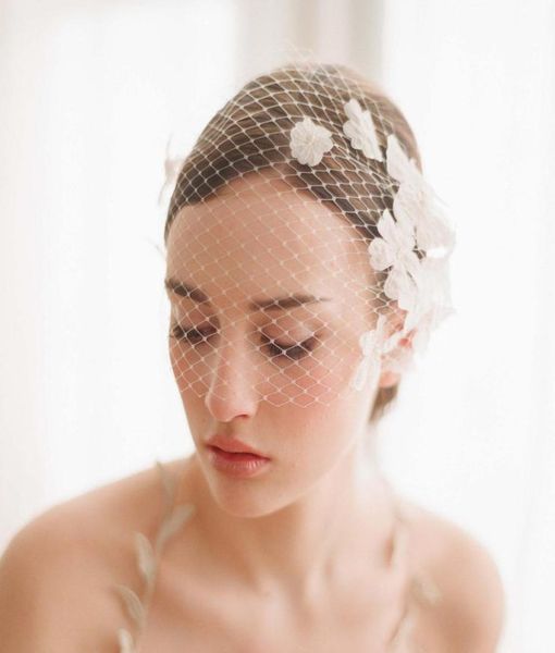 Vintage cage à oiseaux voiles de mariage visage fard à joues pièces de cheveux de mariage un niveau avec des fleurs peigne court coiffures de mariée voiles de mariée V1940062