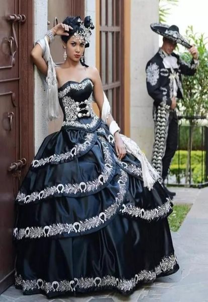 Vintage noir et blanc robes de Quinceanera Cascade volants mascarade fête robe de bal broderie longueur de plancher à lacets robe de bal 8188748