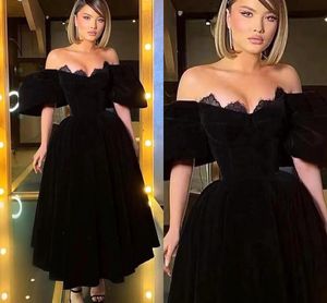 Vintage Black Longle Longue Graduation Prom Prom Party Dress A LINE OFF Backless Evening Homecoming Robes Retro Plus Tailles Robes BC18919