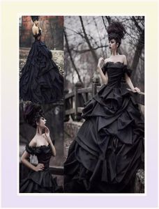 Vintage robe de bal noire robes de mariée sur l'épaule pleine longueur longs volants en cascade et robes de mariée gothiques froncées 2022 Me9110721