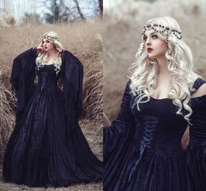 Robes de mariée gothiques noires vintage, plus la taille de l'épaule Gwendolyn princesse fée médiévale robe de mariée en velours et dentelle