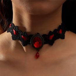 Gargantilla de encaje negro Vintage collares rojo púrpura Rhinestone Europa Cosplay gargantillas collar corto joyería para mujeres regalo de fiesta de Halloween